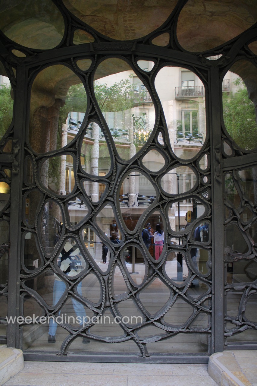 Iron gates - La Pedrera